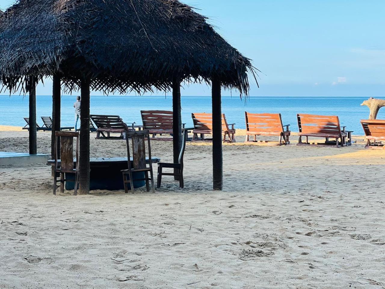 Omeesha Beach Hotel Kalpitiya Extérieur photo
