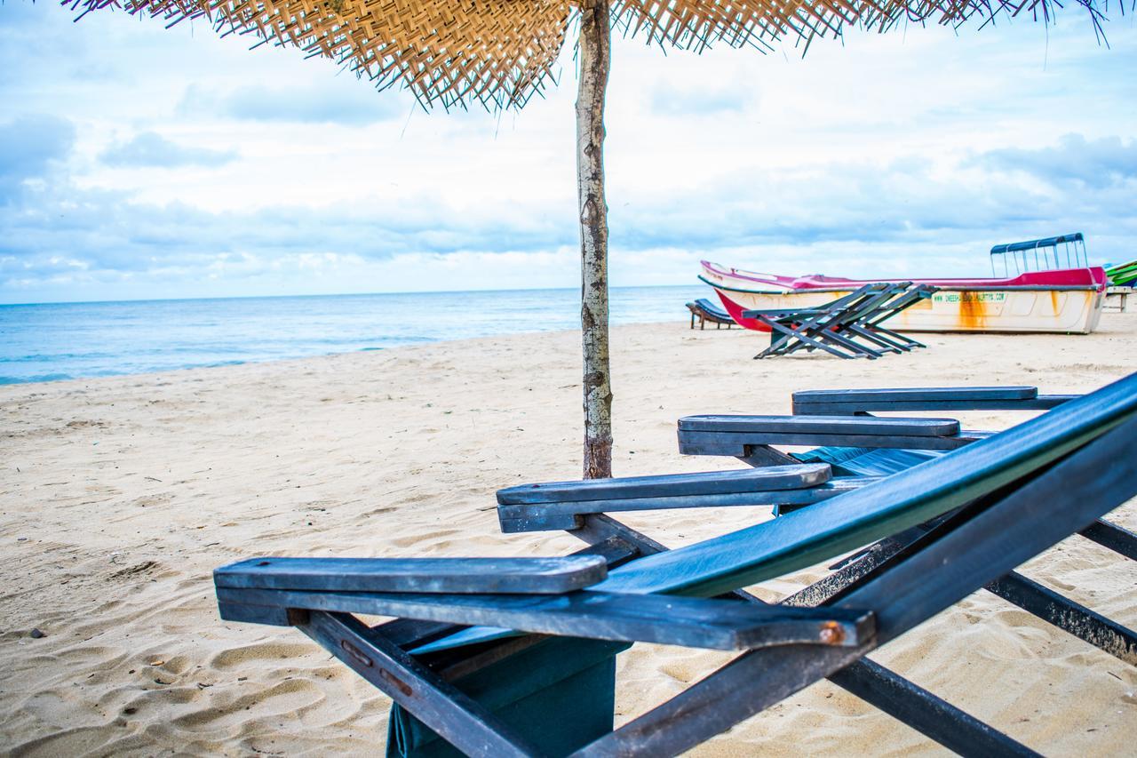 Omeesha Beach Hotel Kalpitiya Extérieur photo