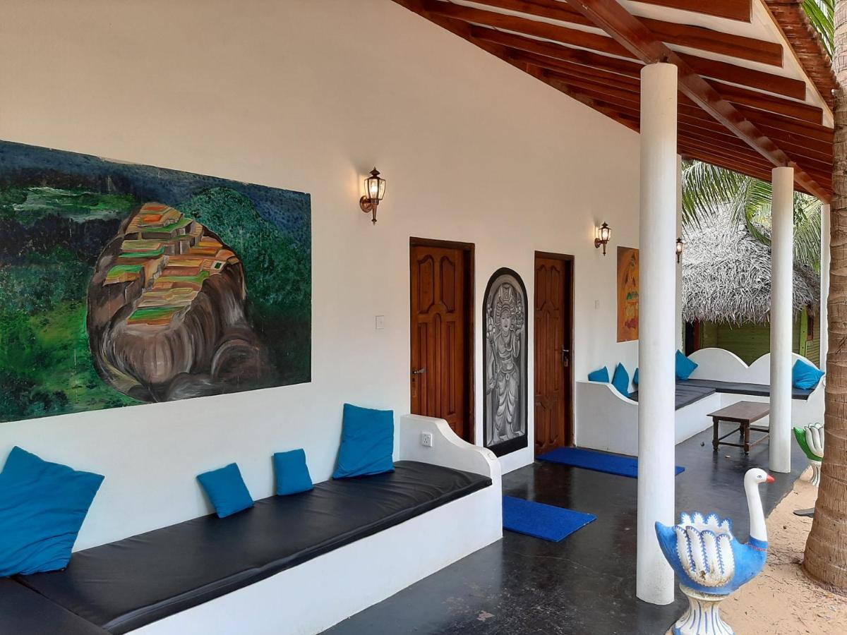 Omeesha Beach Hotel Kalpitiya Extérieur photo
